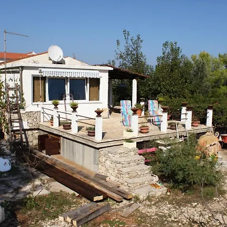 With A Parking Space Rogac, Solta - 5165