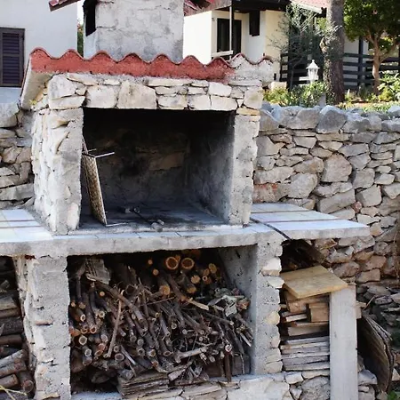 With A Parking Space Rogac, Solta - 5165 Апартаменты Грохоте